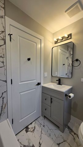 237 W 117th Street, Chicago, IL 60628