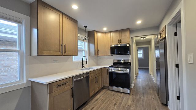 237 W 117th Street, Chicago, IL 60628