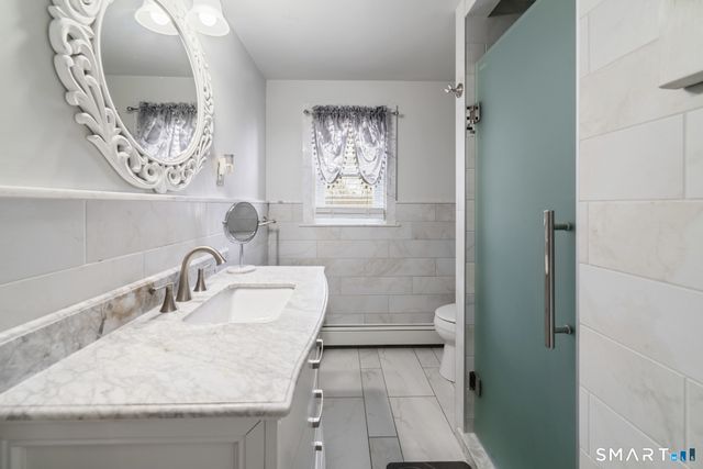 61 Clearview Circle, Naugatuck, CT 06770