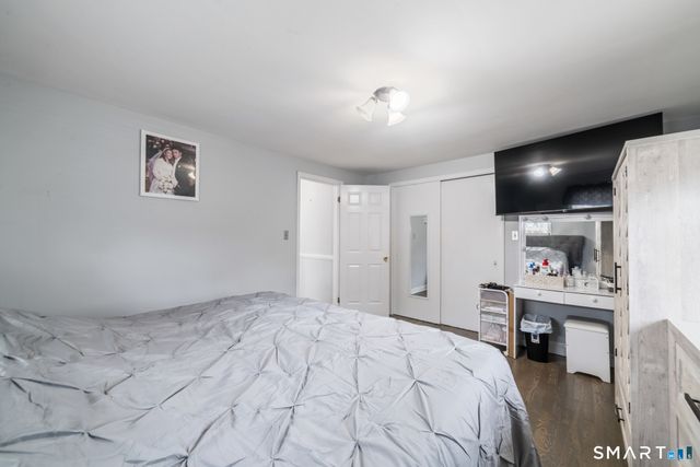 61 Clearview Circle, Naugatuck, CT 06770