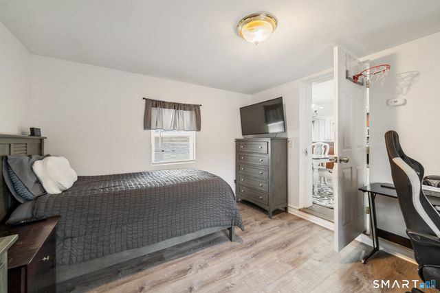 61 Clearview Circle, Naugatuck, CT 06770