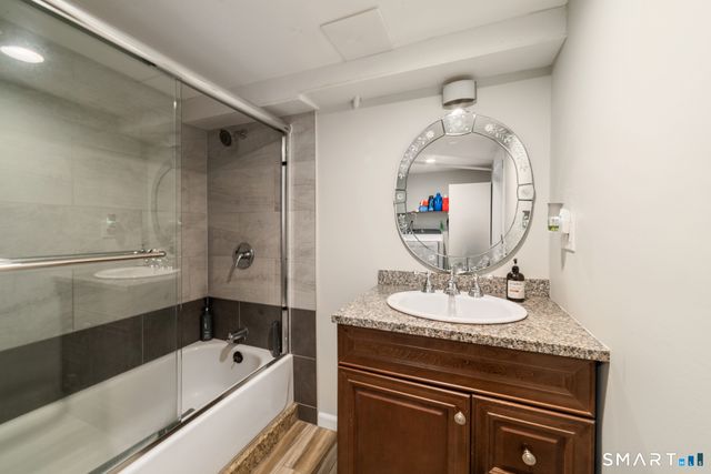 61 Clearview Circle, Naugatuck, CT 06770