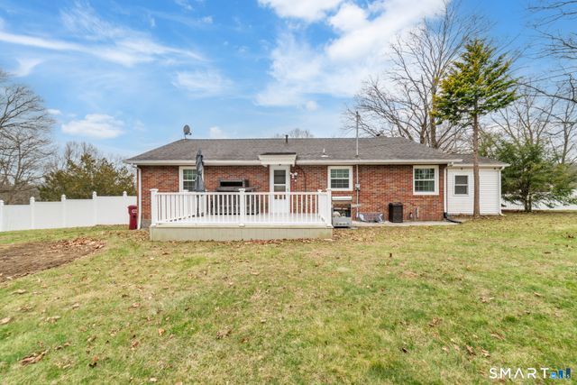 61 Clearview Circle, Naugatuck, CT 06770