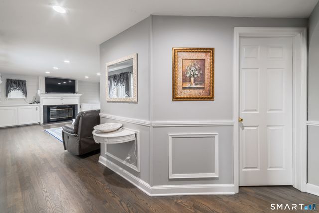 61 Clearview Circle, Naugatuck, CT 06770