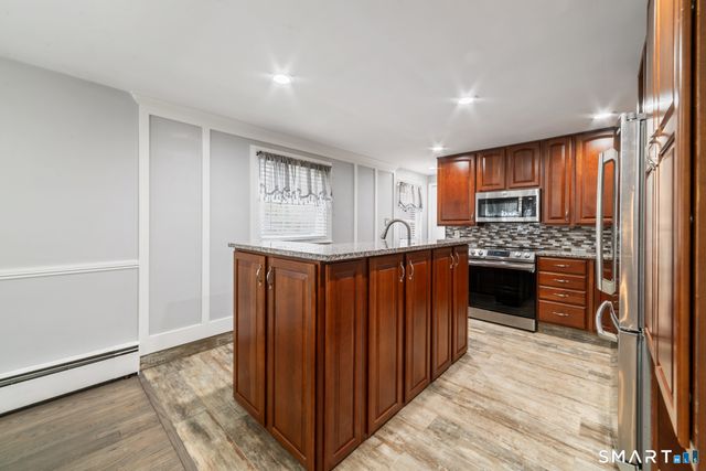 61 Clearview Circle, Naugatuck, CT 06770