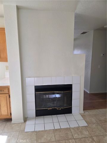 43516 32nd Street E, Lancaster, CA 93535