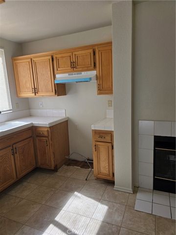 43516 32nd Street E, Lancaster, CA 93535