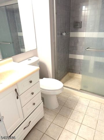 237 Kingsberry Dr 237, Franklin Twp., NJ 08873