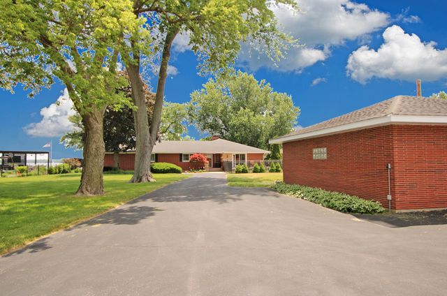 905 River Terrace Drive, Johnsburg, IL 60051