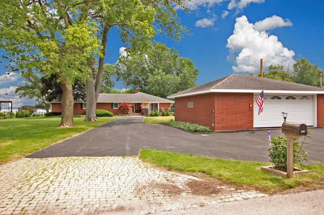 905 River Terrace Drive, Johnsburg, IL 60051