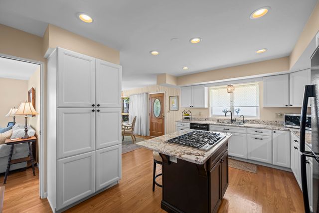 905 River Terrace Drive, Johnsburg, IL 60051