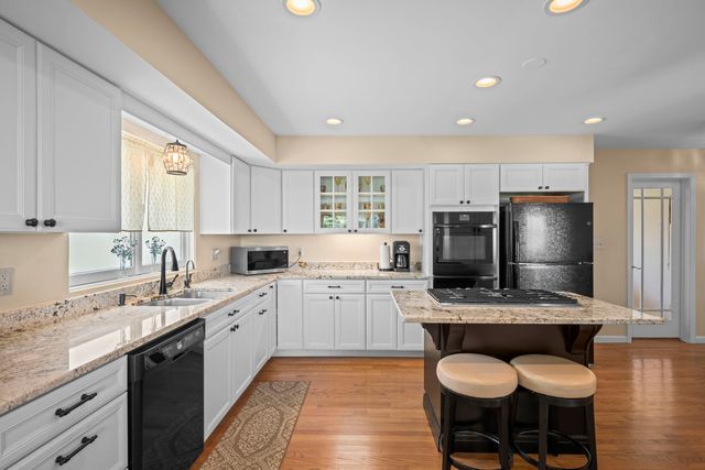 905 River Terrace Drive, Johnsburg, IL 60051