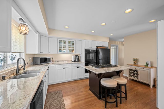 905 River Terrace Drive, Johnsburg, IL 60051