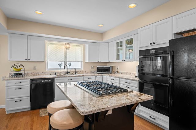 905 River Terrace Drive, Johnsburg, IL 60051