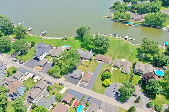 905 River Terrace Drive, Johnsburg, IL 60051