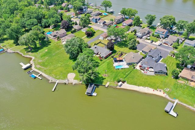 905 River Terrace Drive, Johnsburg, IL 60051