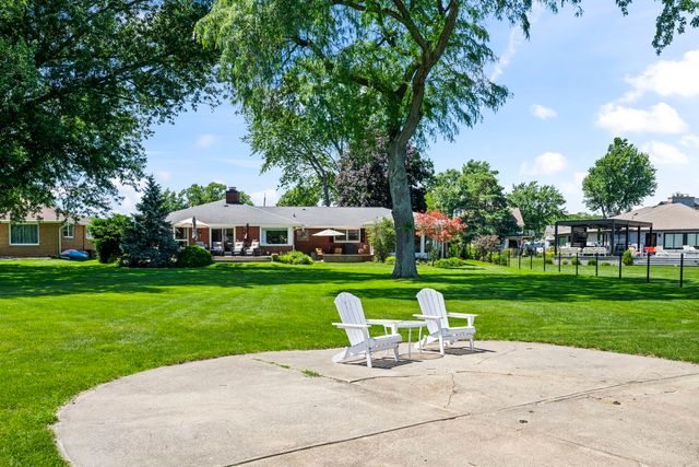 905 River Terrace Drive, Johnsburg, IL 60051