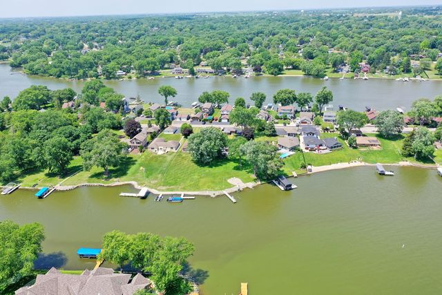 905 River Terrace Drive, Johnsburg, IL 60051
