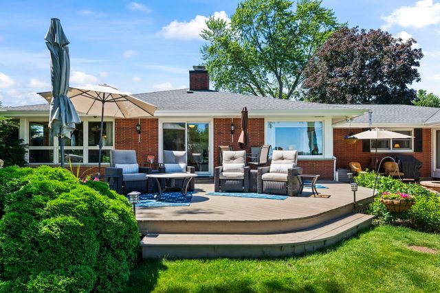 905 River Terrace Drive, Johnsburg, IL 60051