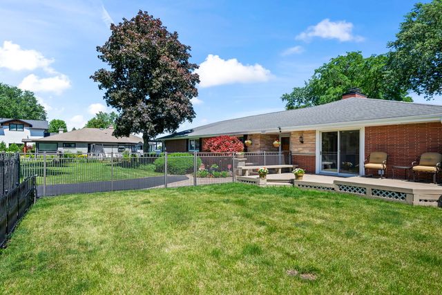 905 River Terrace Drive, Johnsburg, IL 60051