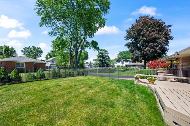 905 River Terrace Drive, Johnsburg, IL 60051