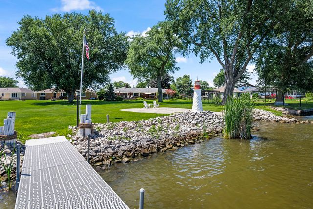 905 River Terrace Drive, Johnsburg, IL 60051