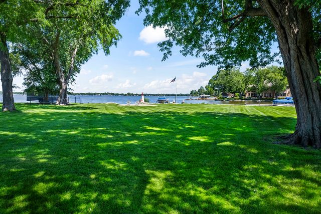 905 River Terrace Drive, Johnsburg, IL 60051