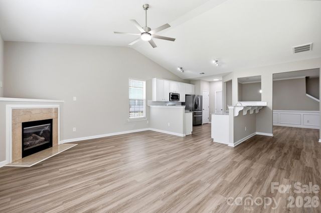 4427 Glenlea Commons Drive, Charlotte, NC 28216