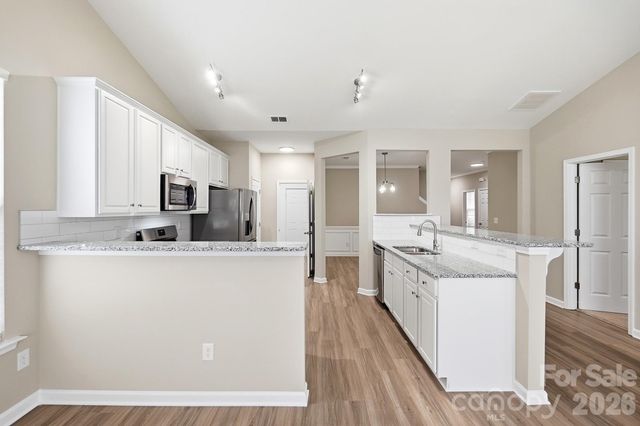 4427 Glenlea Commons Drive, Charlotte, NC 28216