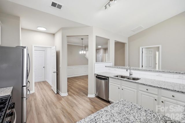 4427 Glenlea Commons Drive, Charlotte, NC 28216