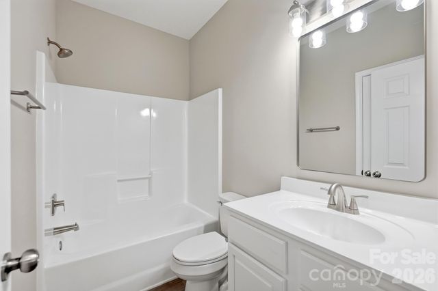 4427 Glenlea Commons Drive, Charlotte, NC 28216