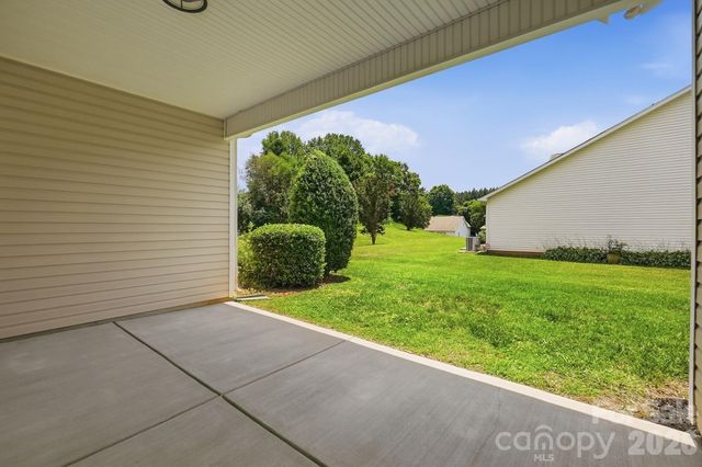 4427 Glenlea Commons Drive, Charlotte, NC 28216