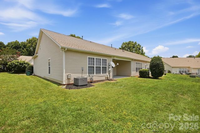 4427 Glenlea Commons Drive, Charlotte, NC 28216