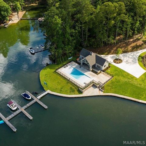 137 Williamson Trace, Tallassee, AL 36078