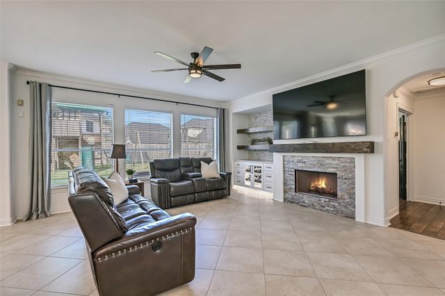 1117 Richards Drive, Friendswood, TX 77546