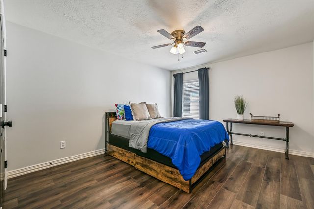 1117 Richards Drive, Friendswood, TX 77546