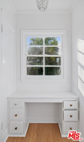 109 Homewood Road, Los Angeles, CA 90049