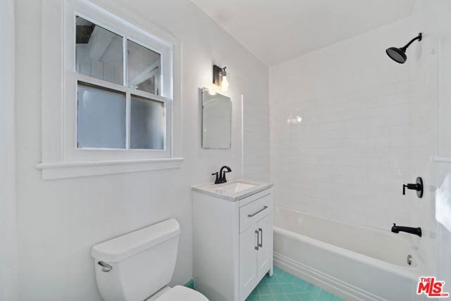 109 Homewood Road, Los Angeles, CA 90049