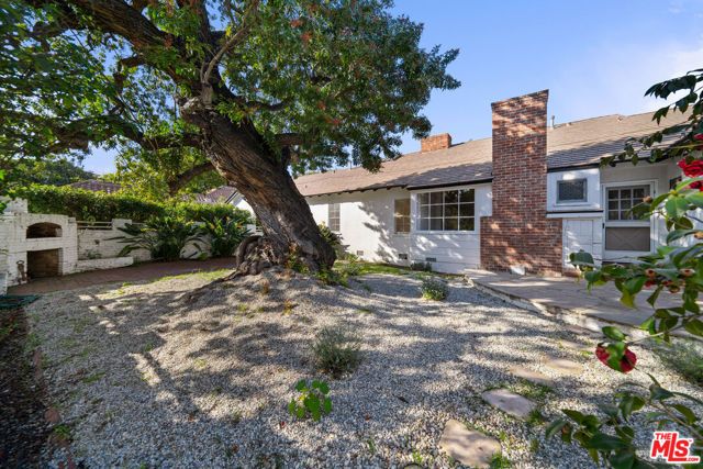 109 Homewood Road, Los Angeles, CA 90049