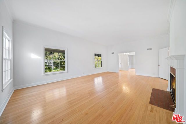 109 Homewood Road, Los Angeles, CA 90049