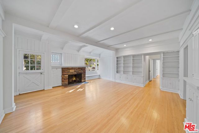 109 Homewood Road, Los Angeles, CA 90049