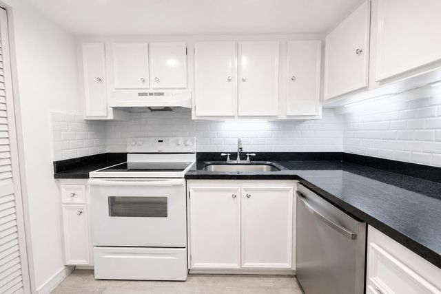 769 SE 1st Way 85, Deerfield Beach, FL 33441