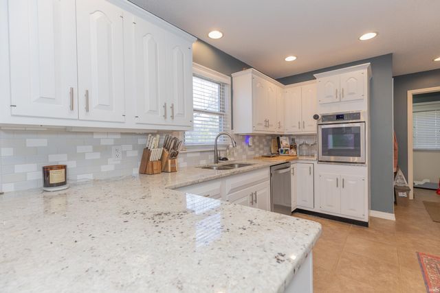 12900 Red Gate Rd, Evansville, IN 47725