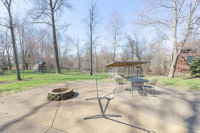 12900 Red Gate Rd, Evansville, IN 47725