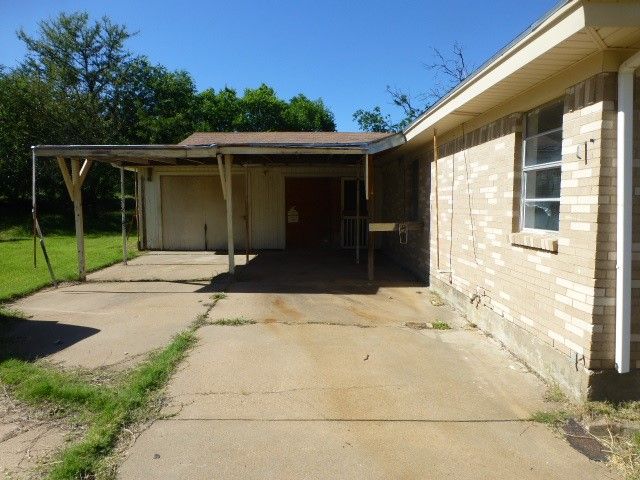 809 Park Drive, Mineral Wells, TX 76067