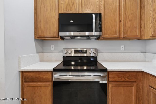 12301 KERNAN FOREST Boulevard 302, Jacksonville, FL 32225