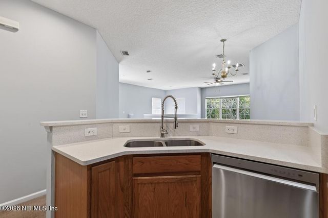 12301 KERNAN FOREST Boulevard 302, Jacksonville, FL 32225