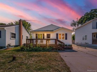 853 Adelaide Drive, Wolverine Lake, MI 48390