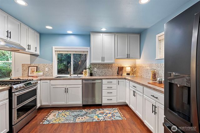 12568 Spohn Road NE, Poulsbo, WA 98370