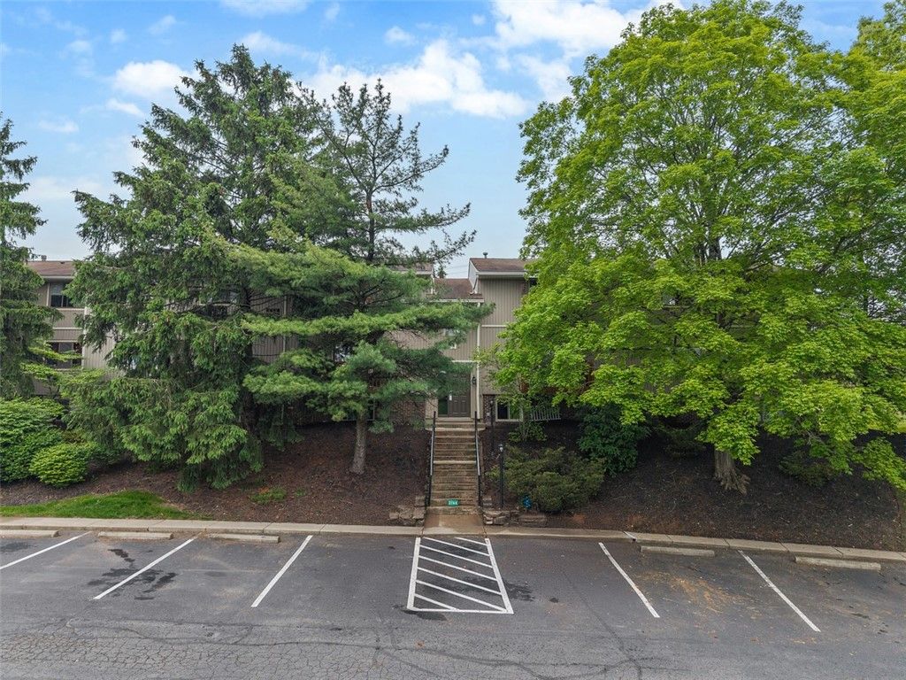 27623 Evergreen Run, North Fayette, PA 15126